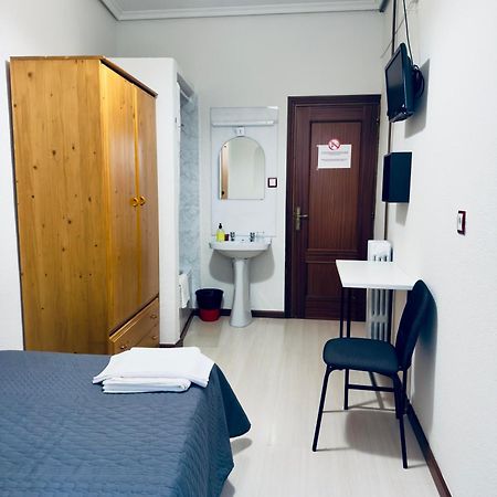 Hostal Conde De Alba Madrid Ngoại thất bức ảnh
