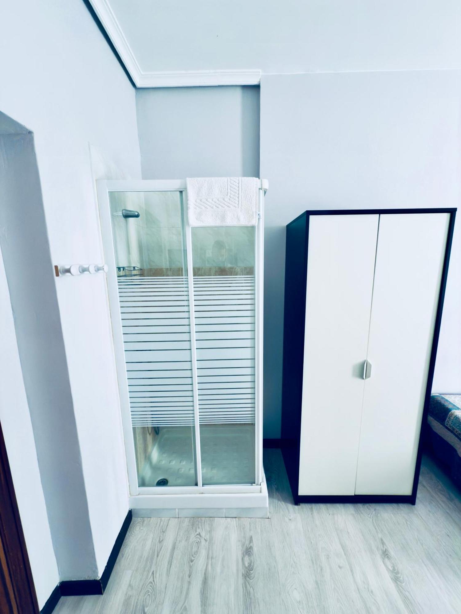 Hostal Conde De Alba Madrid Ngoại thất bức ảnh