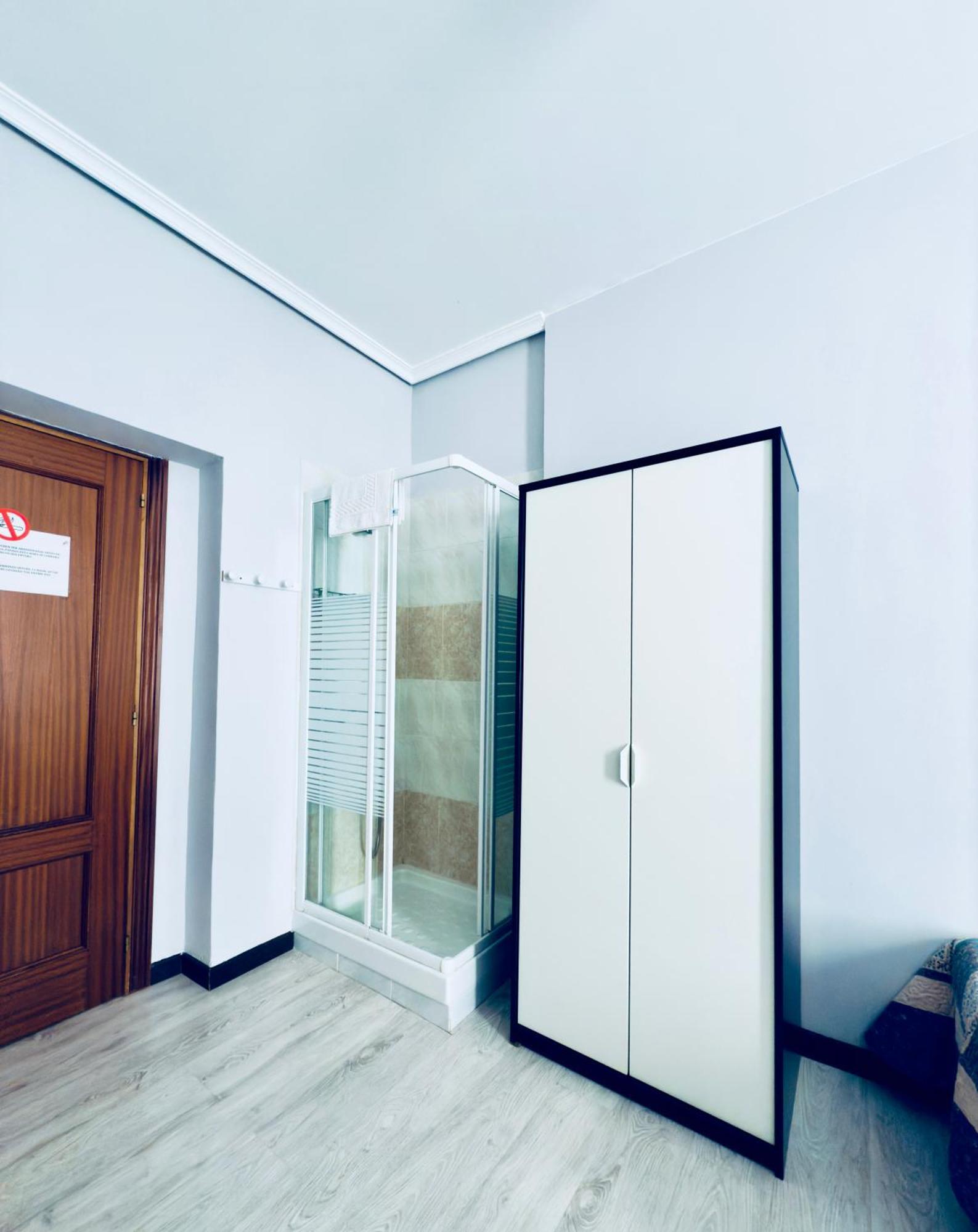 Hostal Conde De Alba Madrid Ngoại thất bức ảnh